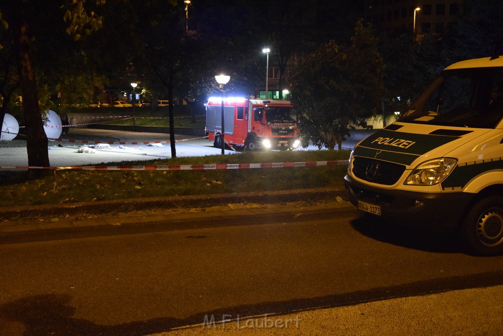 Einsatz BF Messerstecherei Koeln Neustadt Nord Eberplatz Platzmitte P017.JPG - Miklos Laubert